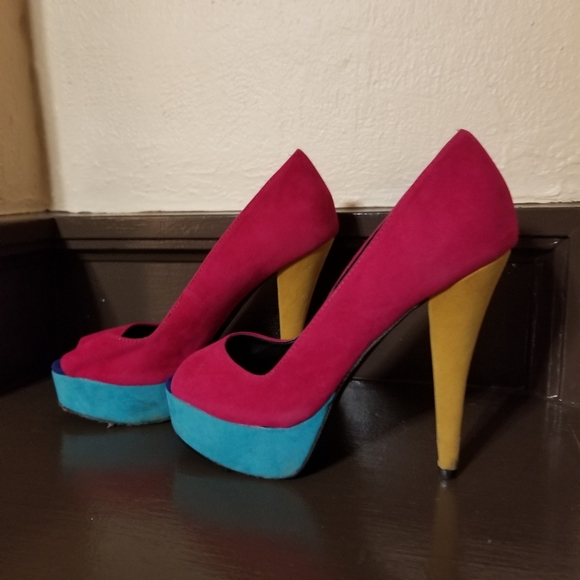 Colin Stuart Shoes - 🛍 Colin Stuart faux suede multicolor heels